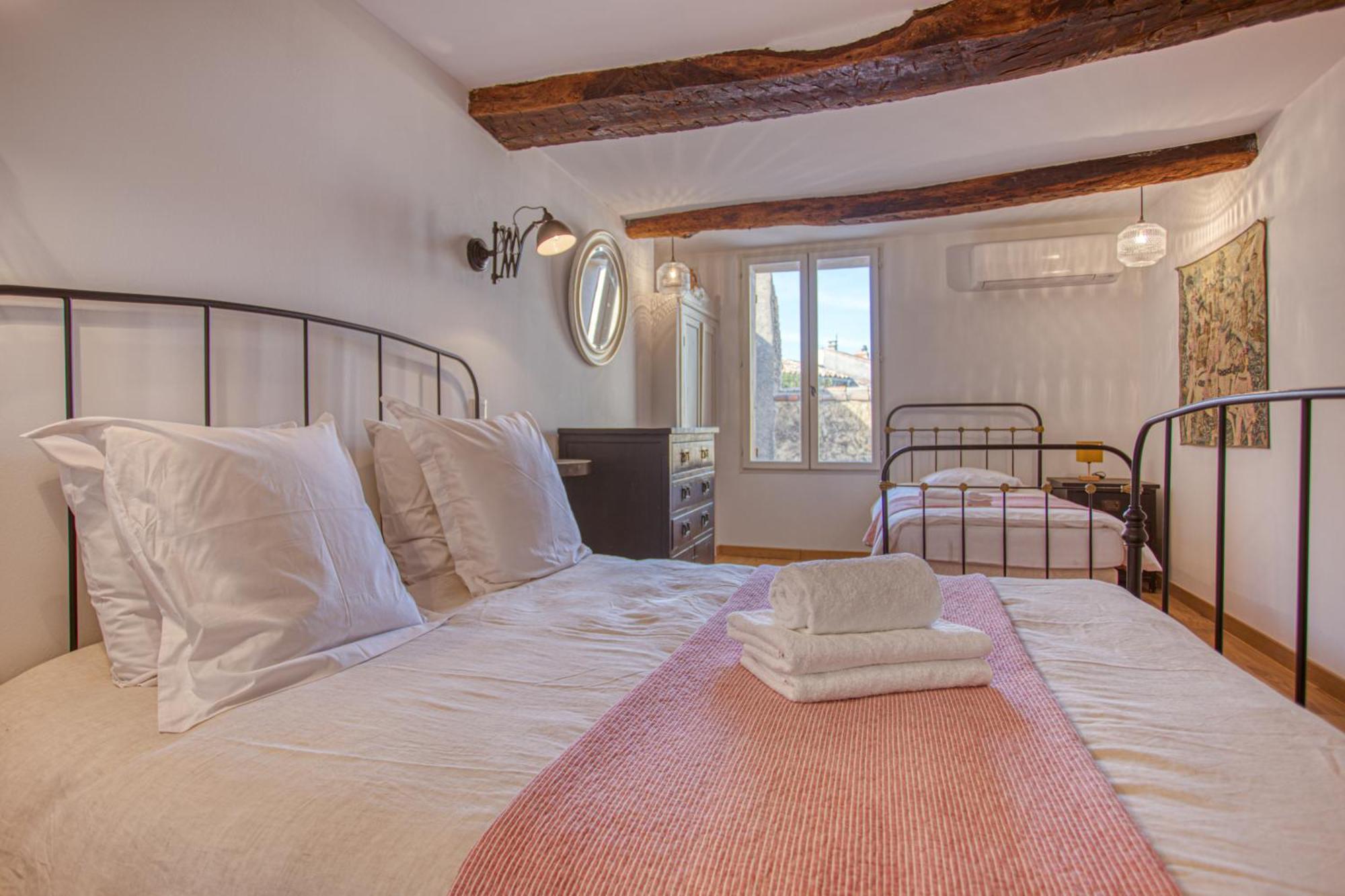 Hotel Restaurant Les Remparts Венаск Екстер'єр фото