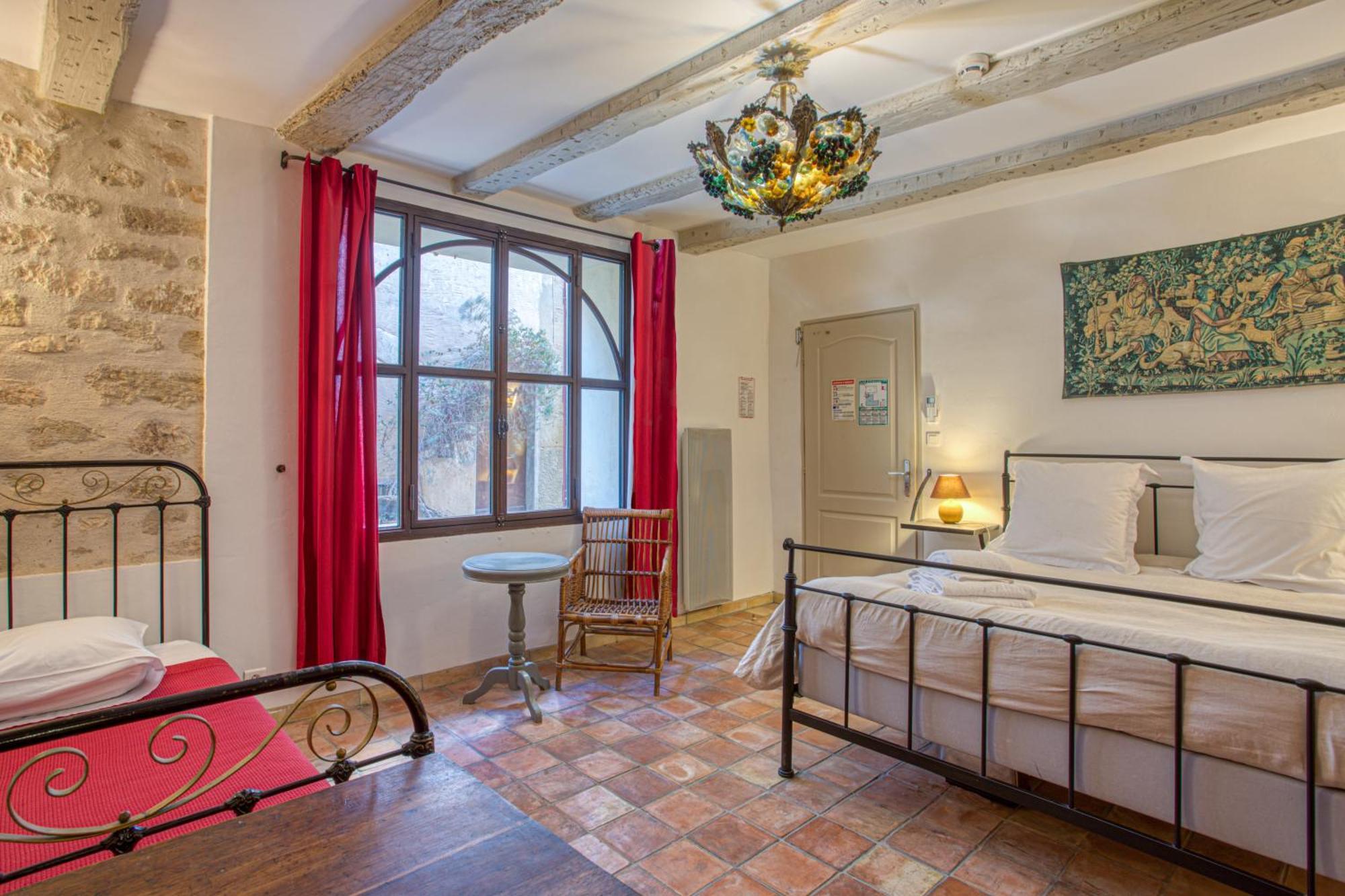 Hotel Restaurant Les Remparts Венаск Екстер'єр фото