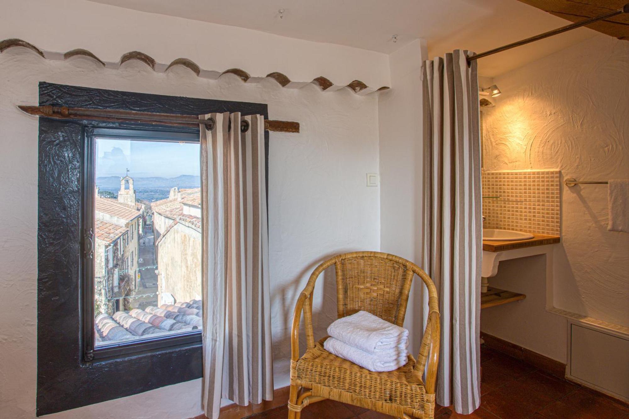 Hotel Restaurant Les Remparts Венаск Екстер'єр фото